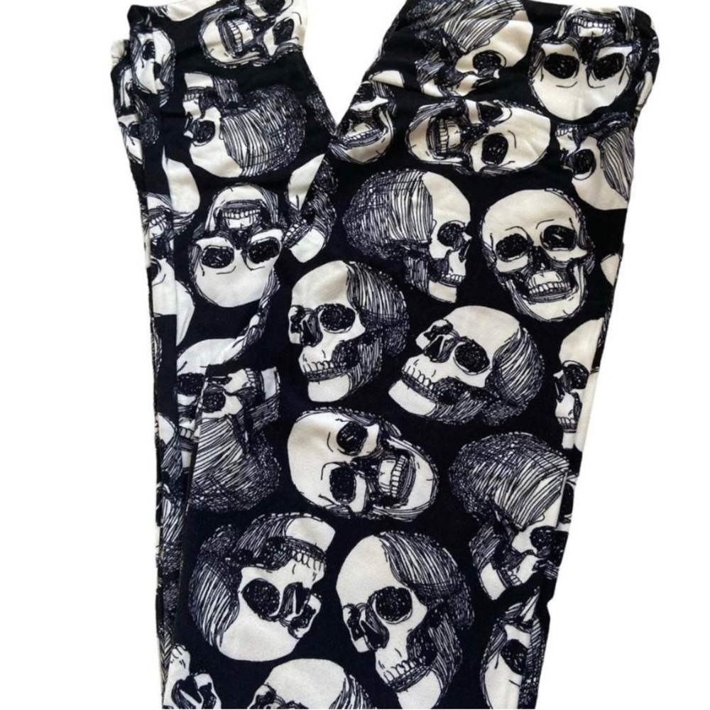 LuLaRoe skull leggings one size